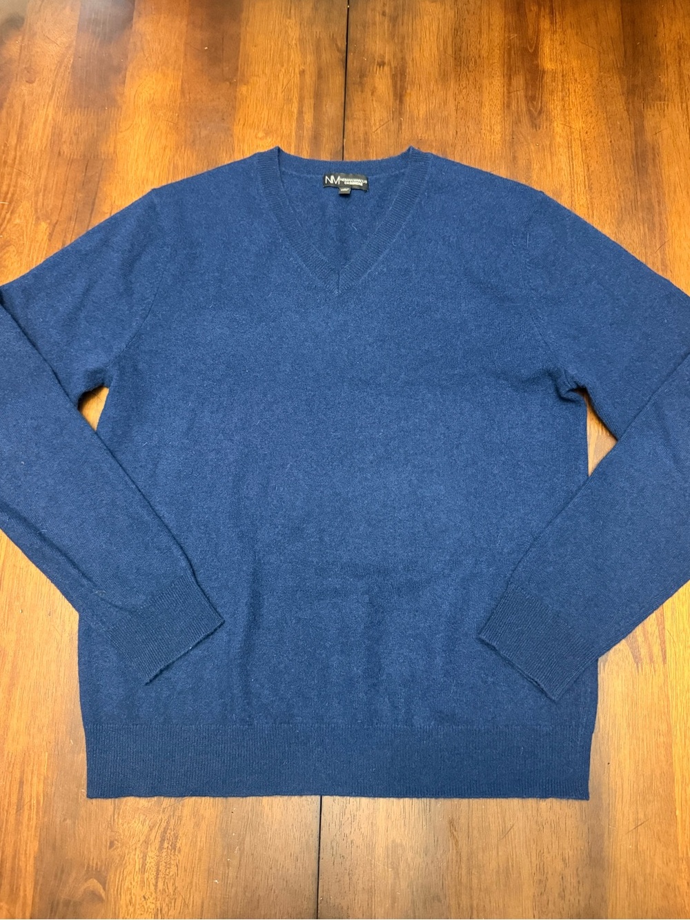 Neiman Marcus Men's V-Neck Sweater - Navy